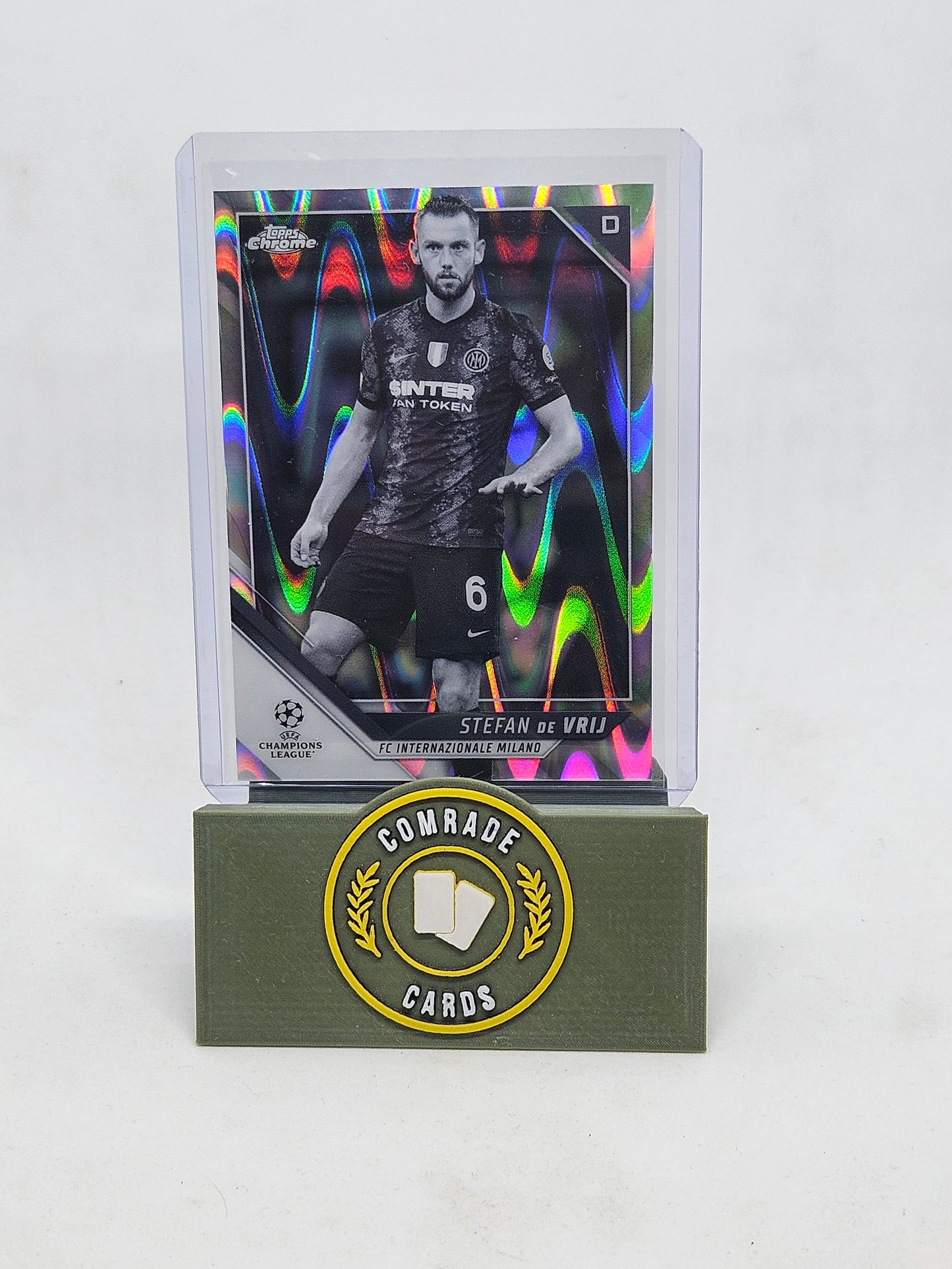 Stefan De Vrij (Inter Milan) Ray Wave Parallel Topps Chrome 2021-2022