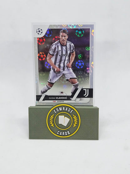 Dusan Vlahovic (Juventus) Star Ball Parallel Topps UCC 2022-2023