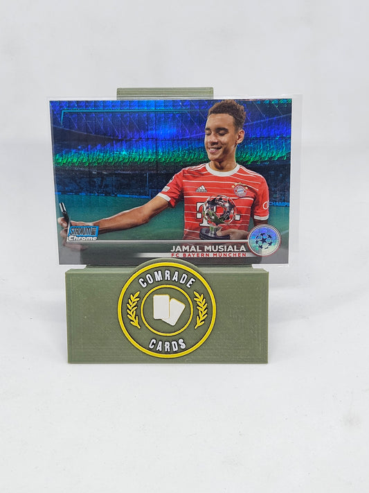 Jamal Musiala (Bayern München) Blue Prizm Parallel Stadium Chrome 22/23