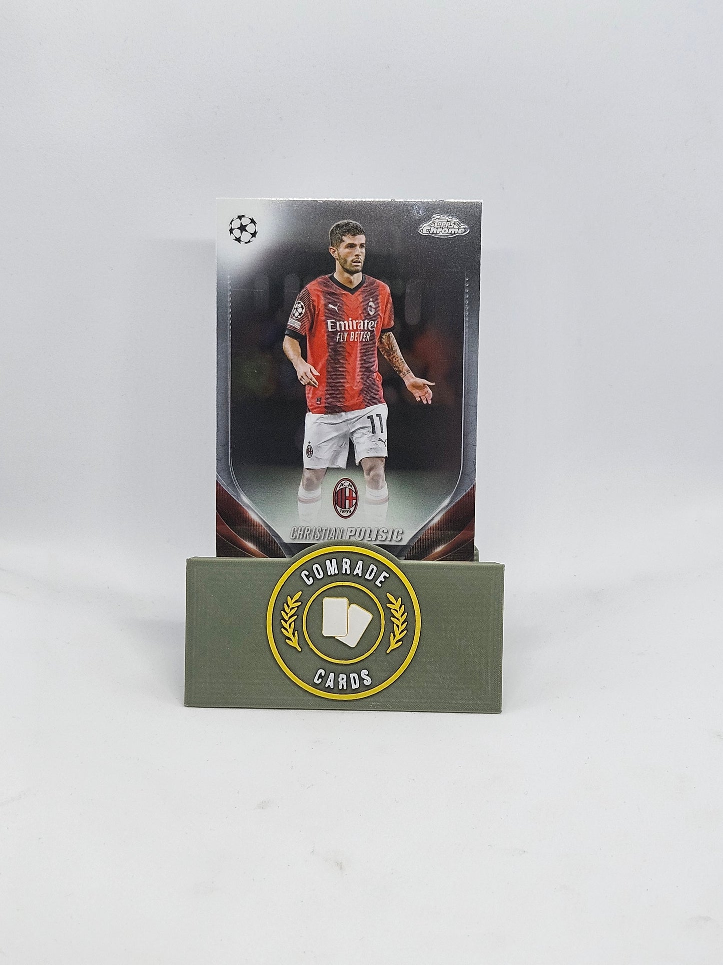 Christian Pulisic (AC Milan) Base Topps Chrome 2023-2024