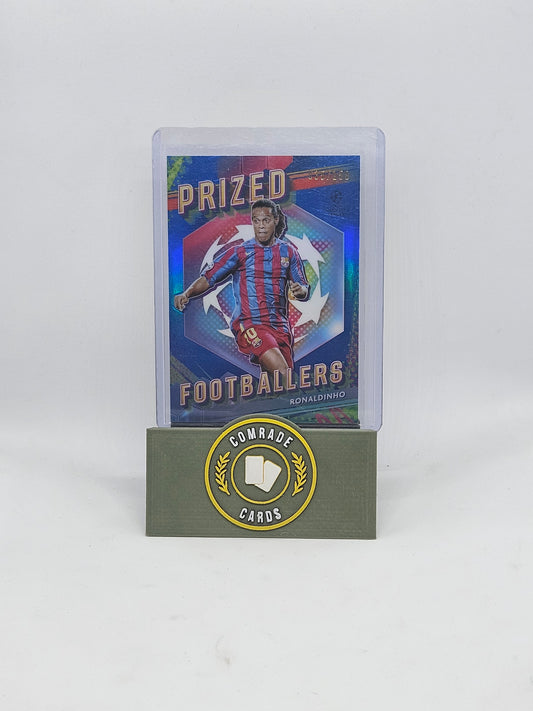 Ronaldinho (Barcelona) 035/150 Prized Footballers Topps Finest 2023-2024